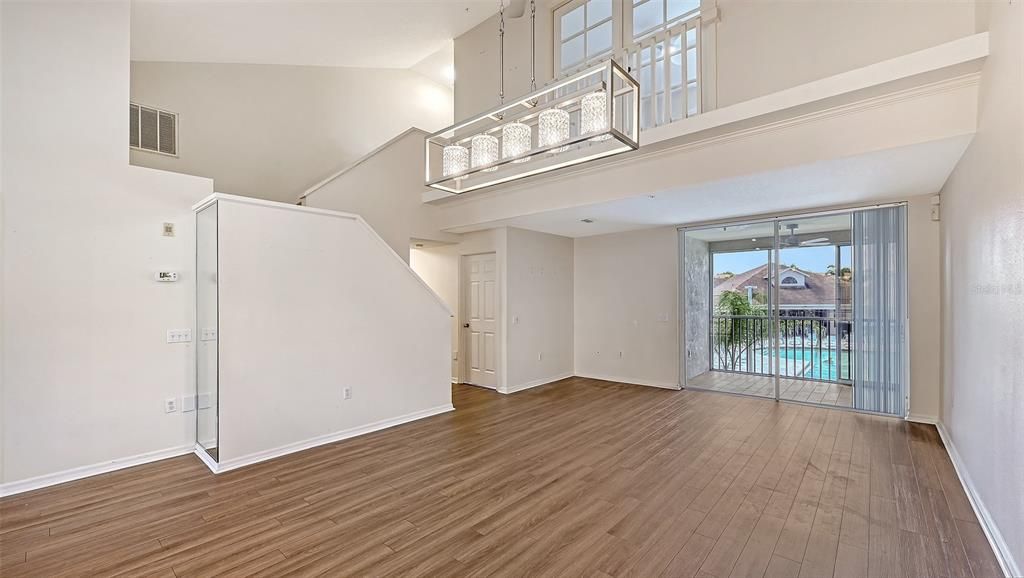 Activo con contrato: $325,000 (3 camas, 2 baños, 1604 Pies cuadrados)