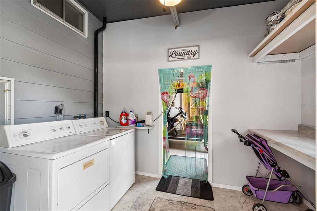 For Sale: $145,000 (2 beds, 2 baths, 1056 Square Feet)