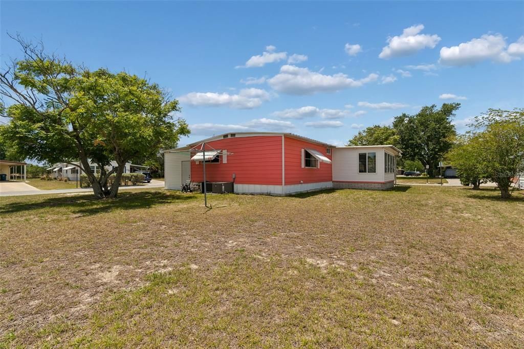 For Sale: $145,000 (2 beds, 2 baths, 1056 Square Feet)