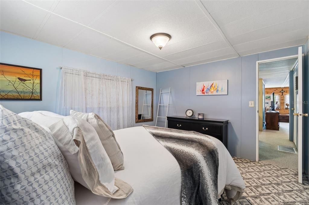 For Sale: $145,000 (2 beds, 2 baths, 1056 Square Feet)