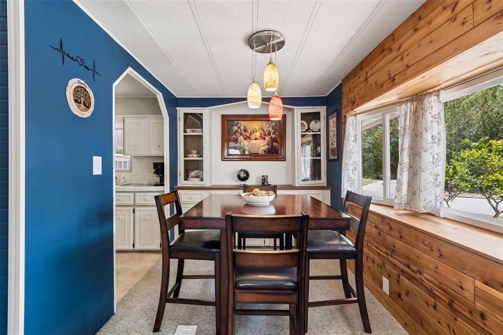 For Sale: $145,000 (2 beds, 2 baths, 1056 Square Feet)