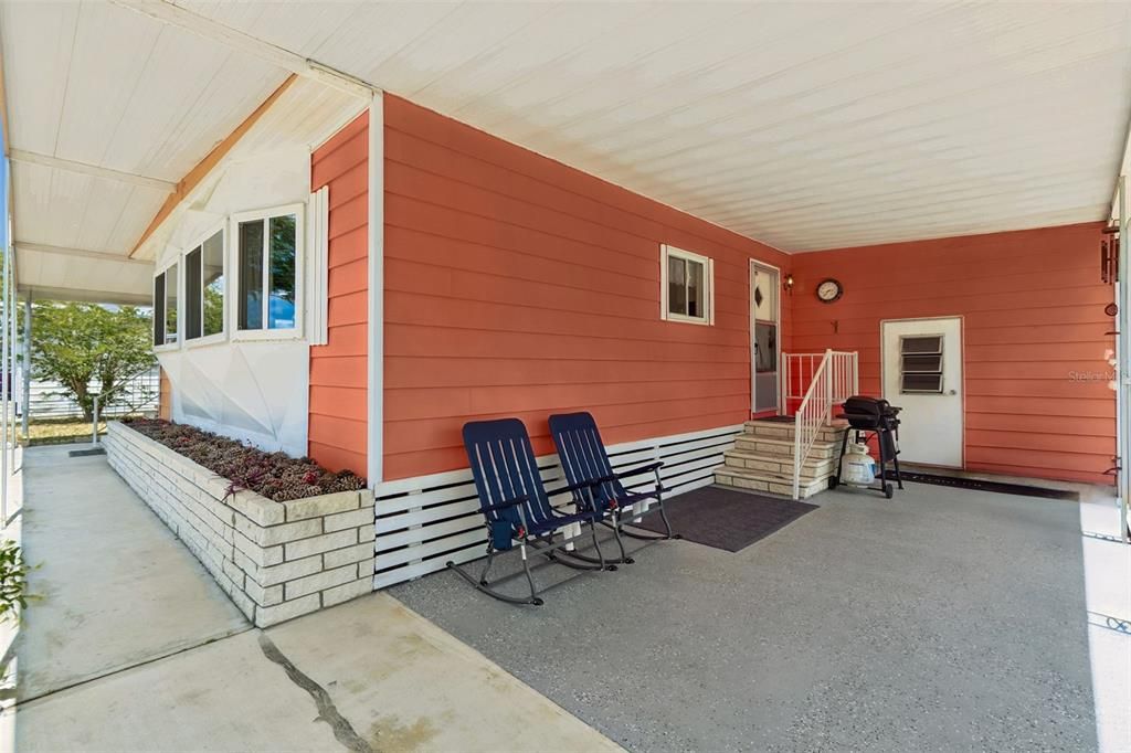 For Sale: $145,000 (2 beds, 2 baths, 1056 Square Feet)