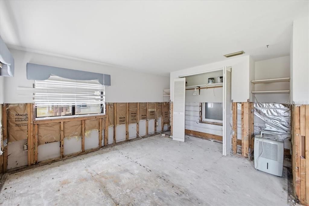 На продажу: $325,000 (2 спален, 2 ванн, 910 Квадратных фут)