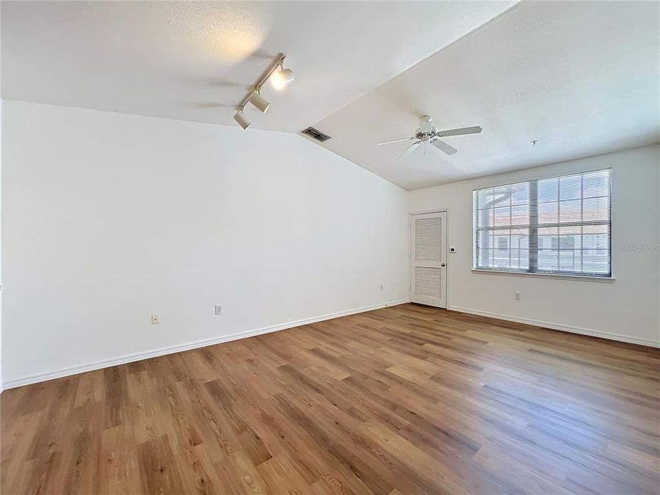 Activo con contrato: $160,500 (1 camas, 1 baños, 846 Pies cuadrados)