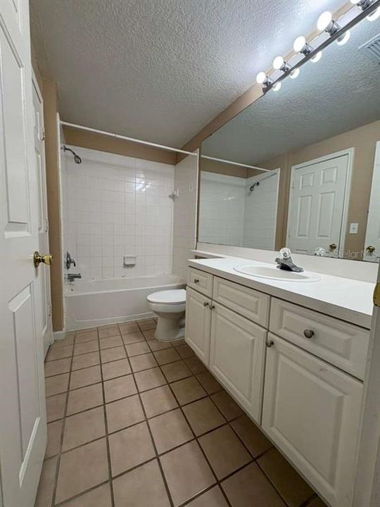For Rent: $1,600 (1 beds, 1 baths, 753 Square Feet)