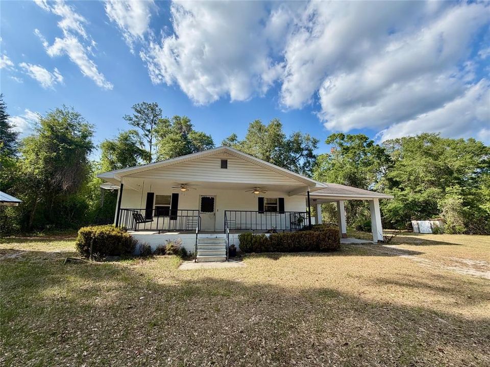 Recently Sold: $299,900 (2 beds, 1 baths, 1296 Square Feet)