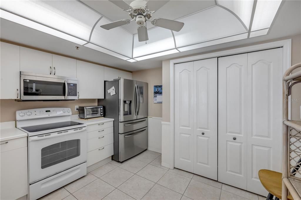 待售: $450,000 (2 贝兹, 2 浴室, 1450 平方英尺)