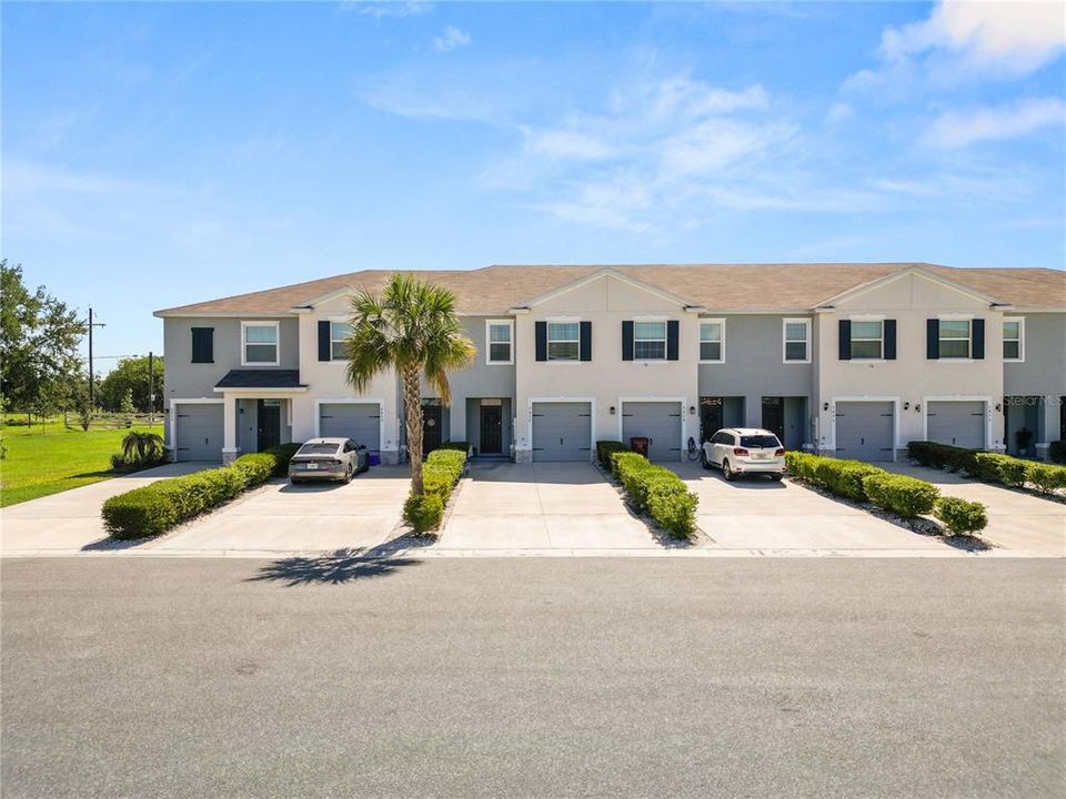 For Sale: $298,000 (3 beds, 2 baths, 1681 Square Feet)