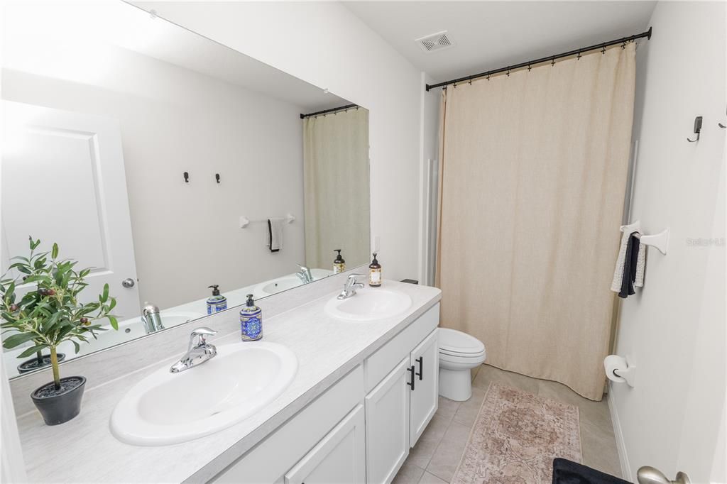 For Sale: $298,000 (3 beds, 2 baths, 1681 Square Feet)