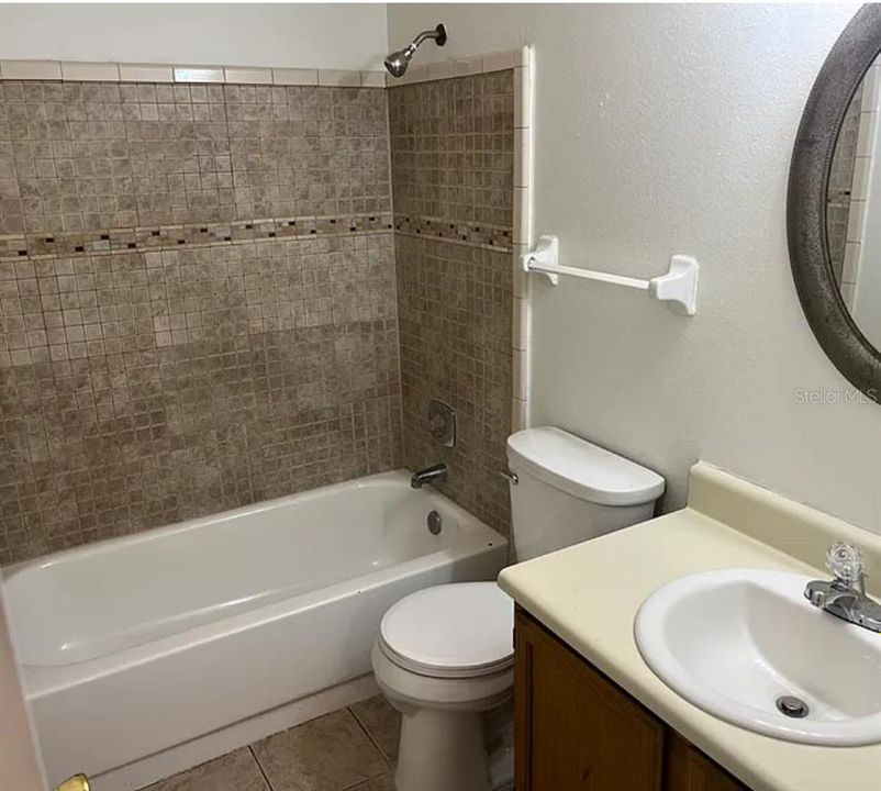 For Rent: $1,450 (2 beds, 1 baths, 896 Square Feet)