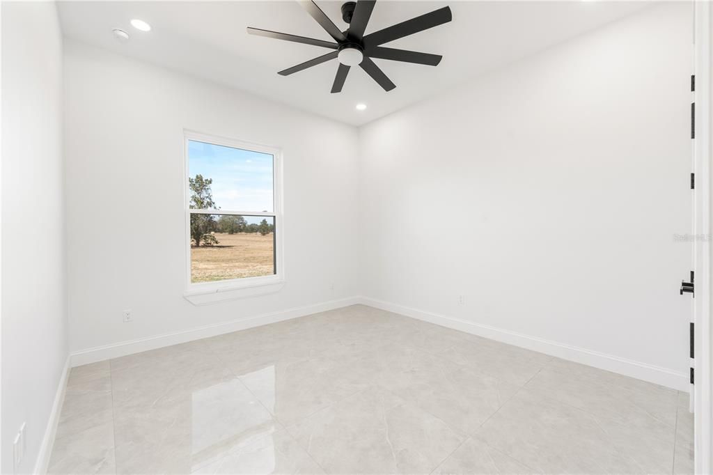 En Venta: $1,150,000 (4 camas, 3 baños, 3013 Pies cuadrados)