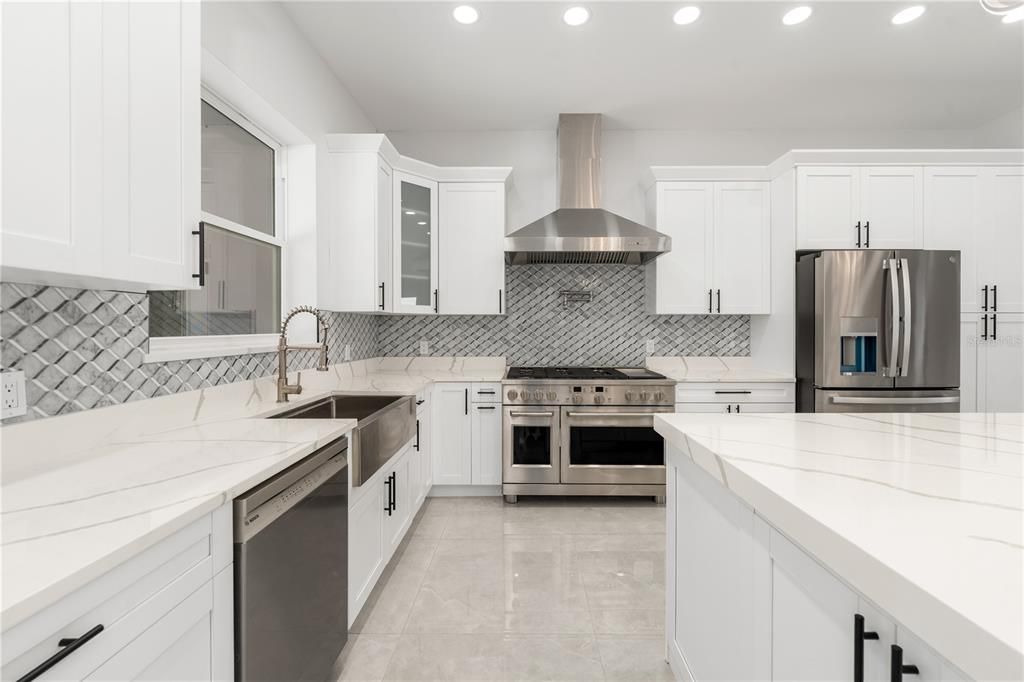 En Venta: $1,150,000 (4 camas, 3 baños, 3013 Pies cuadrados)