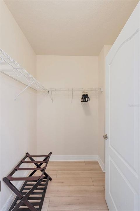 Activo con contrato: $439,900 (2 camas, 2 baños, 1389 Pies cuadrados)