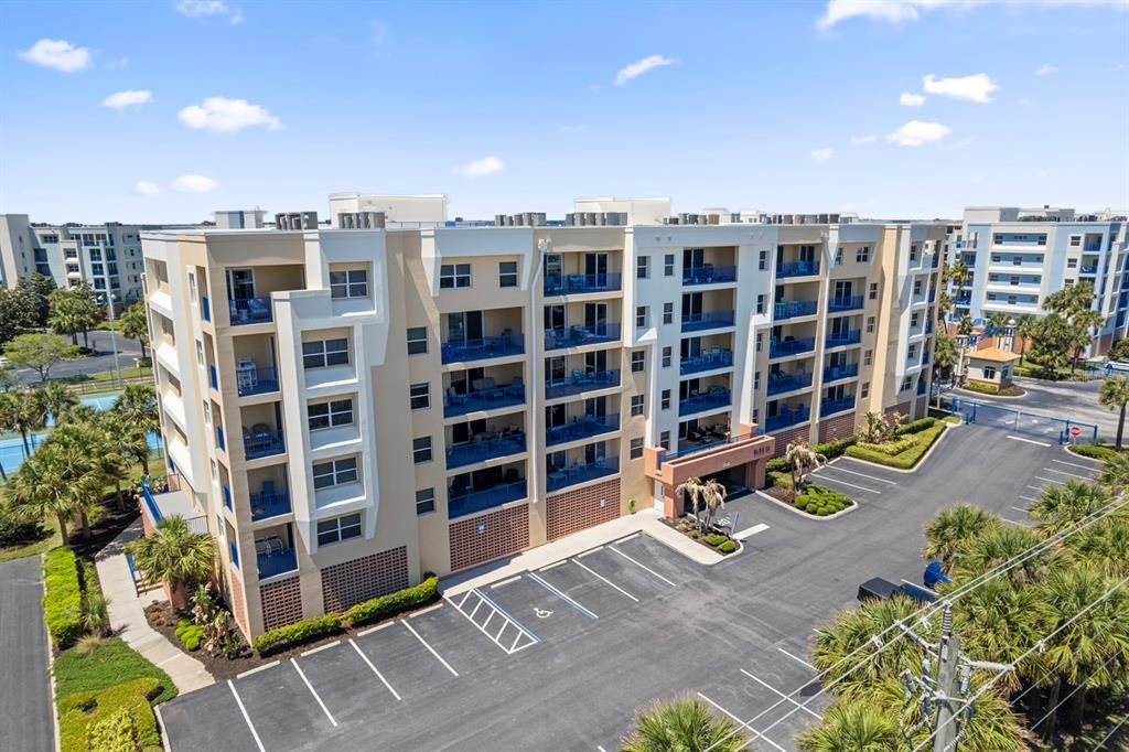 Activo con contrato: $439,900 (2 camas, 2 baños, 1389 Pies cuadrados)