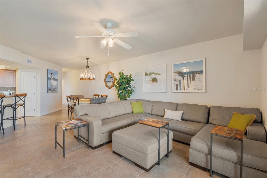 Activo con contrato: $439,900 (2 camas, 2 baños, 1389 Pies cuadrados)