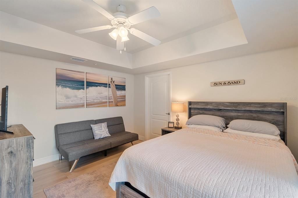 Activo con contrato: $439,900 (2 camas, 2 baños, 1389 Pies cuadrados)