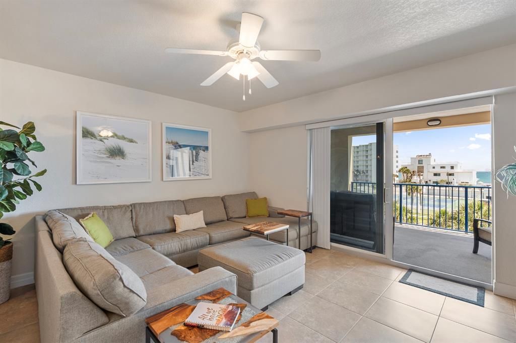 Activo con contrato: $439,900 (2 camas, 2 baños, 1389 Pies cuadrados)