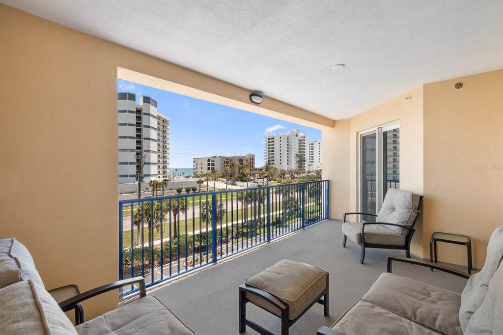 Activo con contrato: $439,900 (2 camas, 2 baños, 1389 Pies cuadrados)