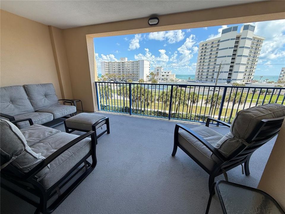 Activo con contrato: $439,900 (2 camas, 2 baños, 1389 Pies cuadrados)
