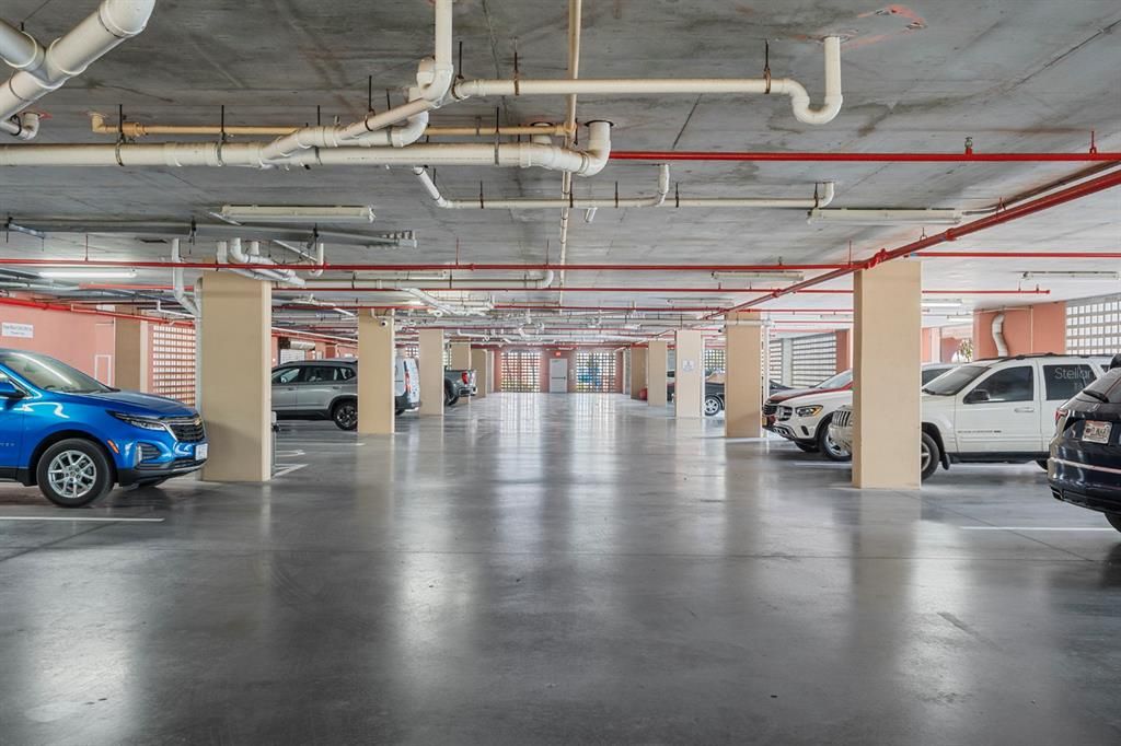 Activo con contrato: $439,900 (2 camas, 2 baños, 1389 Pies cuadrados)