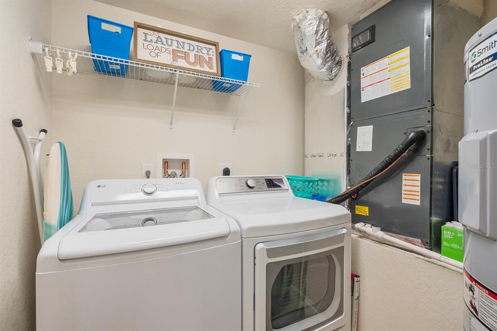 Activo con contrato: $439,900 (2 camas, 2 baños, 1389 Pies cuadrados)