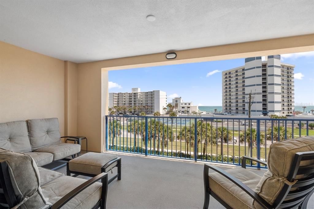 Activo con contrato: $439,900 (2 camas, 2 baños, 1389 Pies cuadrados)