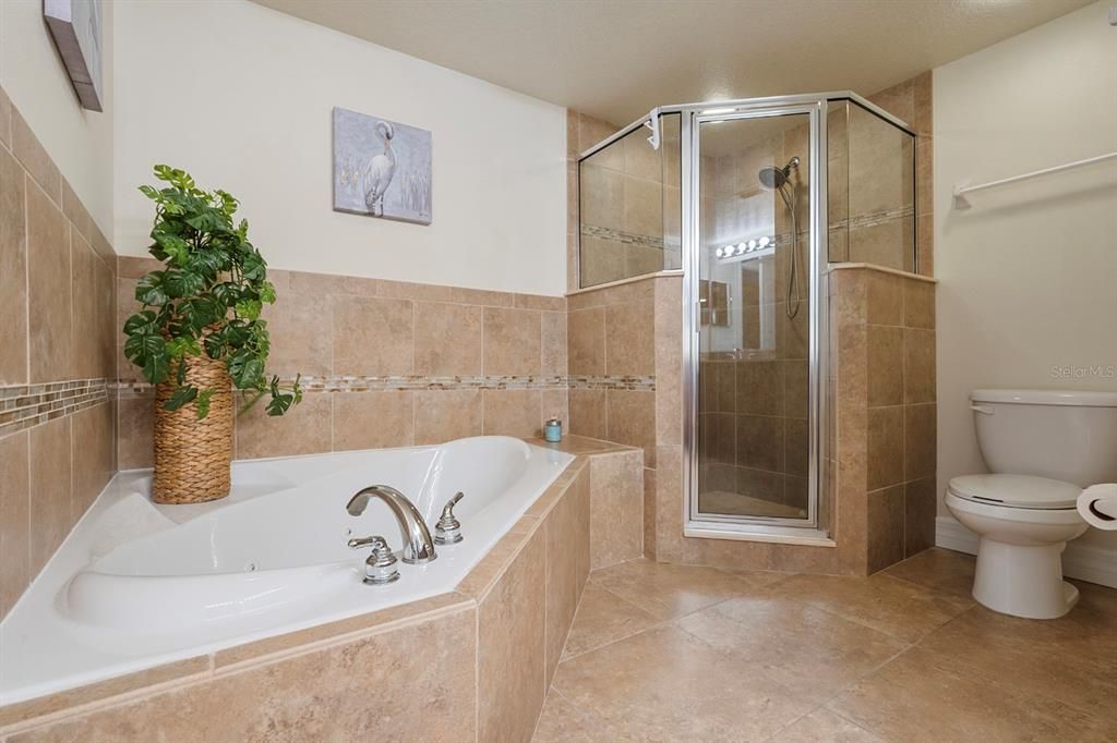 Activo con contrato: $439,900 (2 camas, 2 baños, 1389 Pies cuadrados)