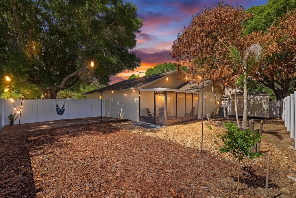 For Sale: $355,000 (3 beds, 2 baths, 1275 Square Feet)