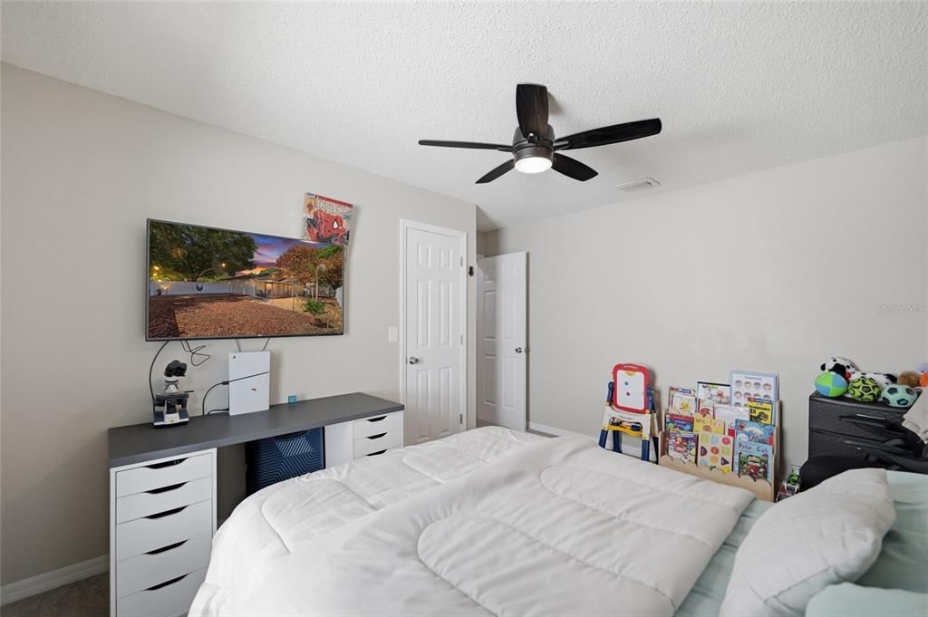 For Sale: $355,000 (3 beds, 2 baths, 1275 Square Feet)