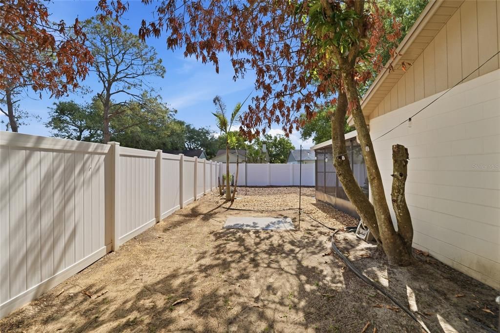For Sale: $355,000 (3 beds, 2 baths, 1275 Square Feet)