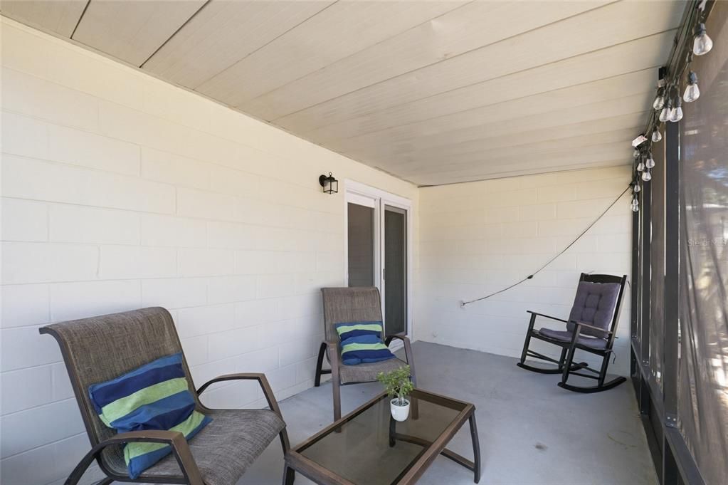 For Sale: $355,000 (3 beds, 2 baths, 1275 Square Feet)