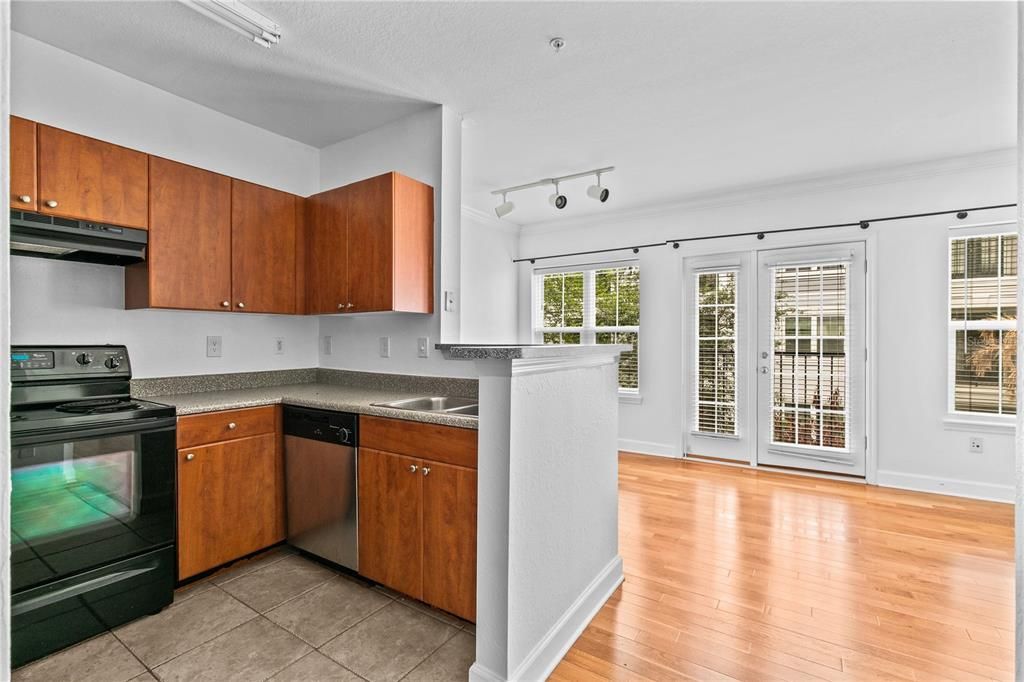 Activo con contrato: $145,000 (1 camas, 1 baños, 667 Pies cuadrados)