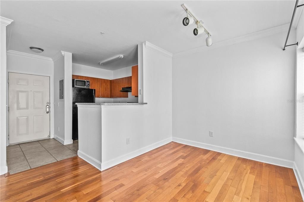 Activo con contrato: $145,000 (1 camas, 1 baños, 667 Pies cuadrados)