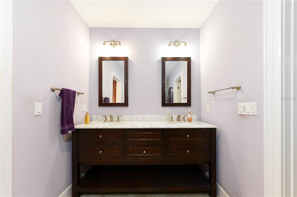 Activo con contrato: $515,000 (4 camas, 2 baños, 1933 Pies cuadrados)