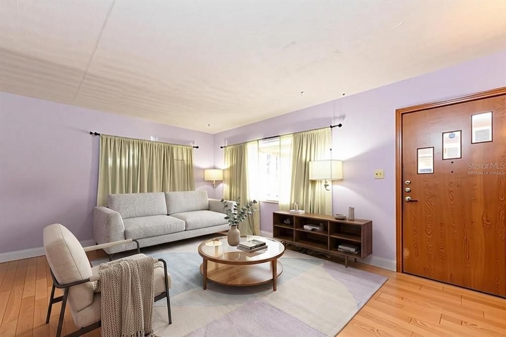 Activo con contrato: $515,000 (4 camas, 2 baños, 1933 Pies cuadrados)