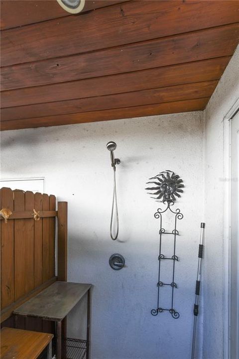 Activo con contrato: $515,000 (4 camas, 2 baños, 1933 Pies cuadrados)