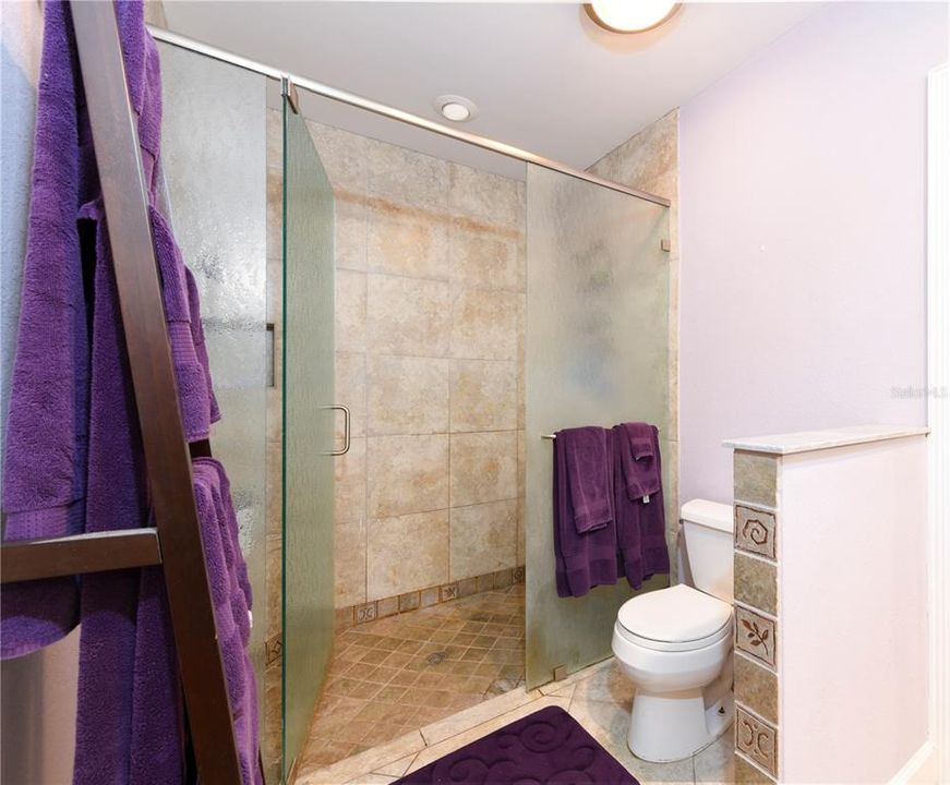 Activo con contrato: $515,000 (4 camas, 2 baños, 1933 Pies cuadrados)