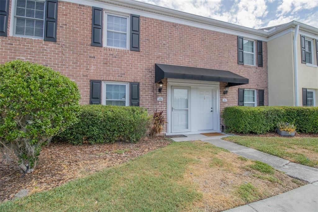 Recently Rented: $1,800 (2 beds, 1 baths, 1190 Square Feet)