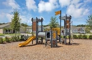 На продажу: $649,900 (4 спален, 3 ванн, 2240 Квадратных фут)