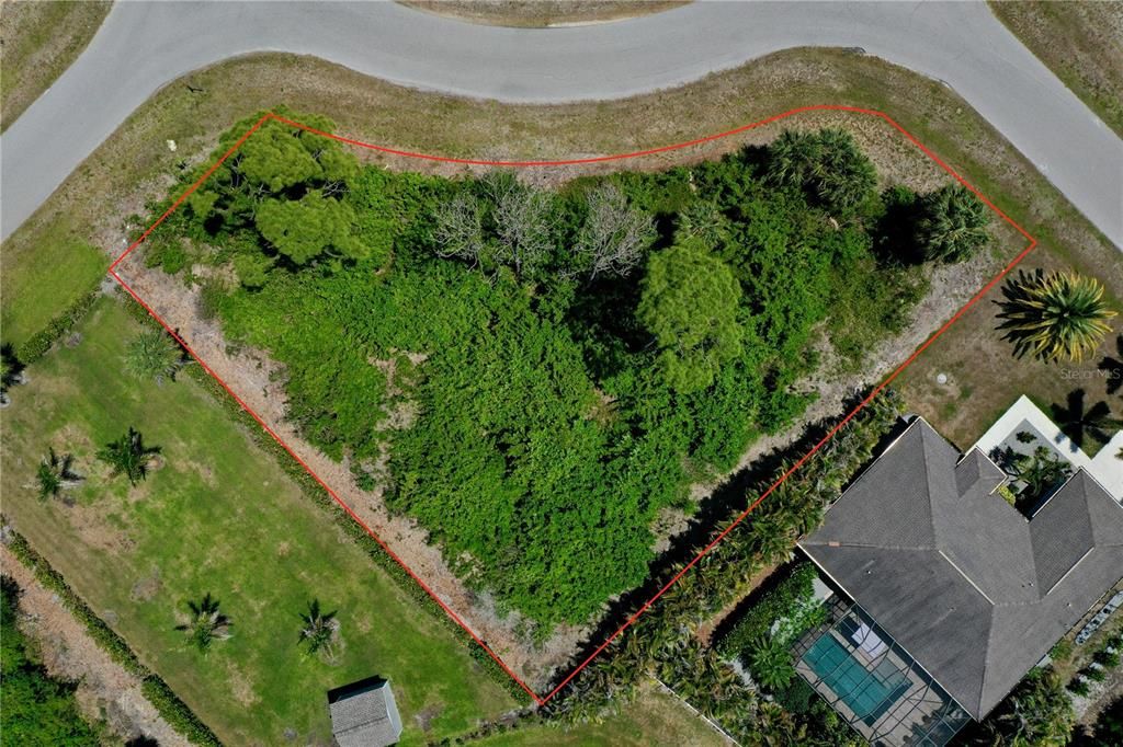 На продажу: $34,000 (0.37 acres)