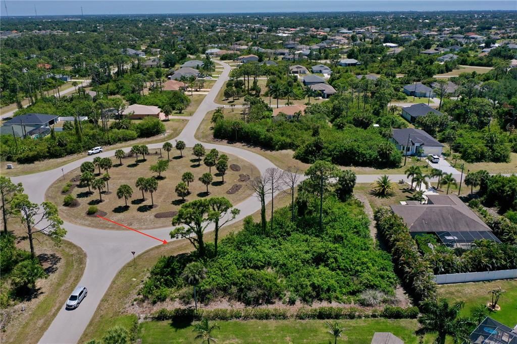 На продажу: $34,000 (0.37 acres)