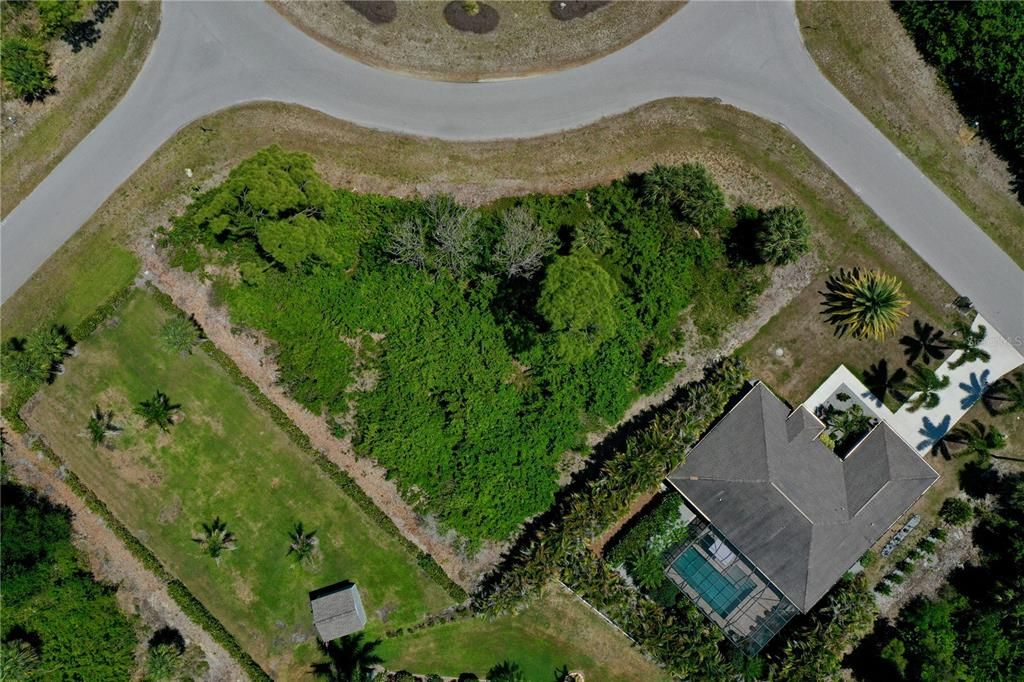 На продажу: $34,000 (0.37 acres)