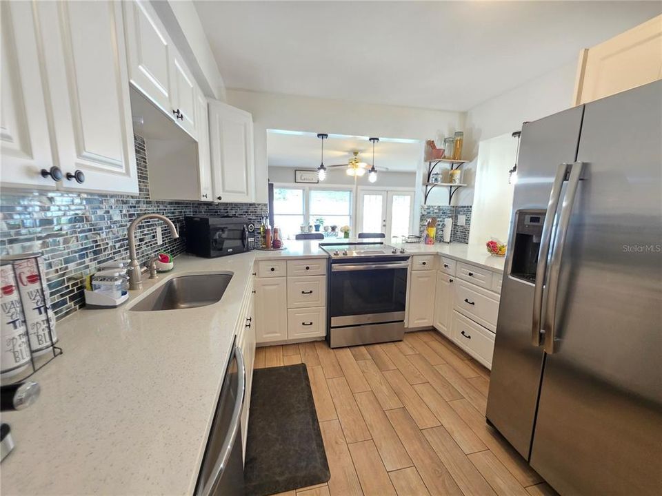 Activo con contrato: $487,000 (4 camas, 2 baños, 2160 Pies cuadrados)