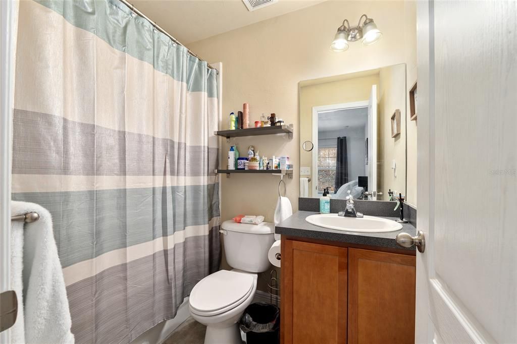Active With Contract: $228,900 (2 beds, 3 baths, 1079 Square Feet)