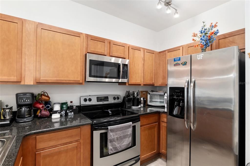Active With Contract: $228,900 (2 beds, 3 baths, 1079 Square Feet)