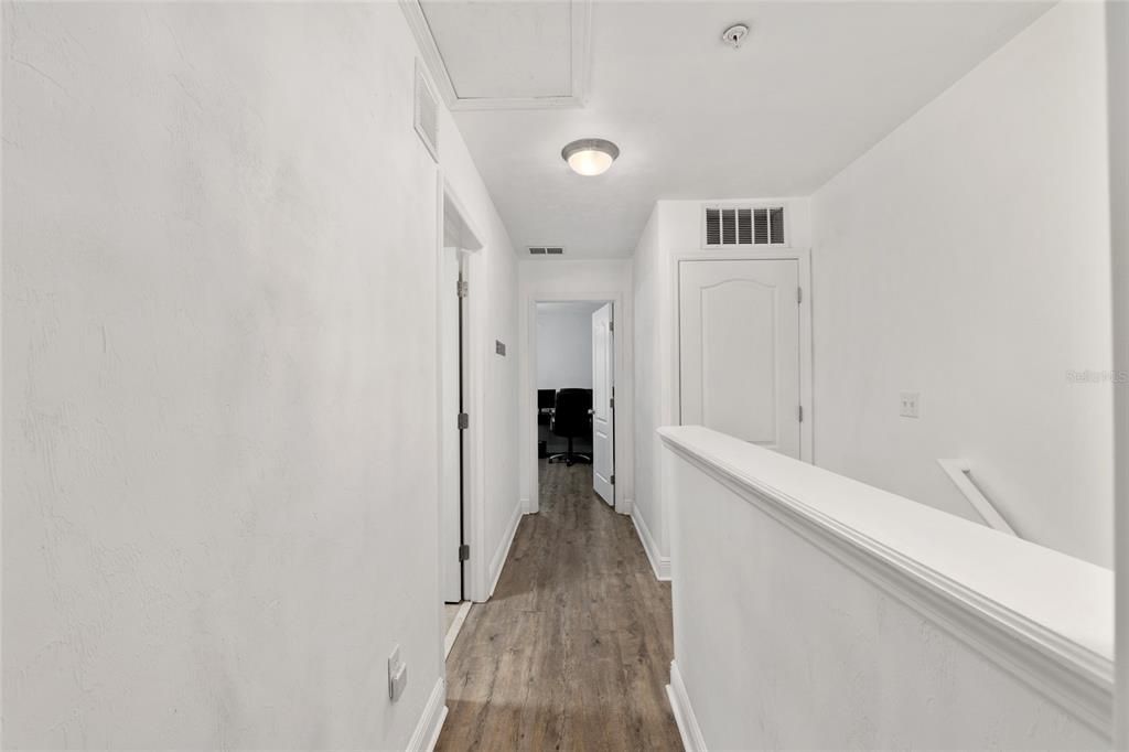 Active With Contract: $228,900 (2 beds, 3 baths, 1079 Square Feet)