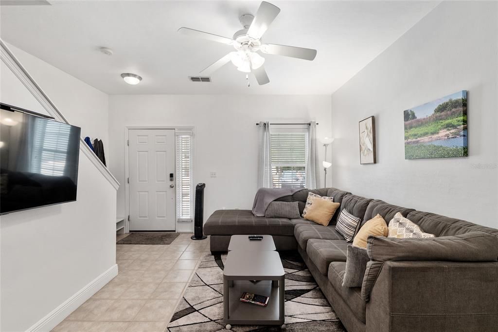 Active With Contract: $228,900 (2 beds, 3 baths, 1079 Square Feet)