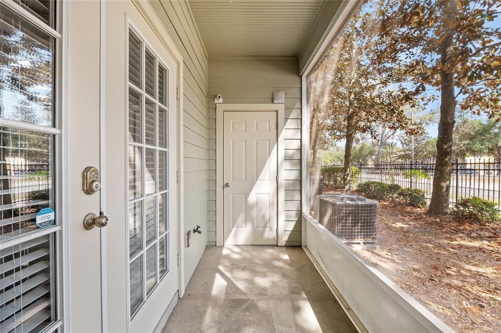 Active With Contract: $228,900 (2 beds, 3 baths, 1079 Square Feet)