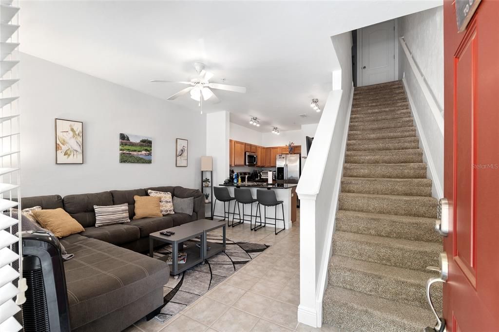 Active With Contract: $228,900 (2 beds, 3 baths, 1079 Square Feet)