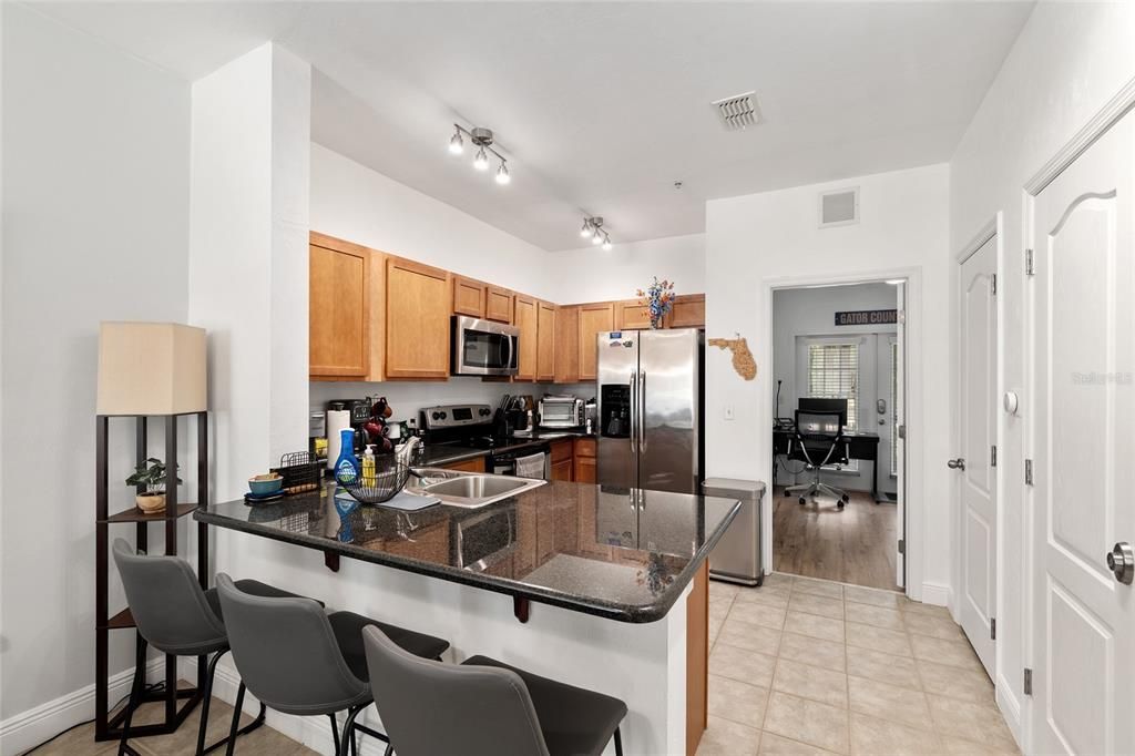 Active With Contract: $228,900 (2 beds, 3 baths, 1079 Square Feet)